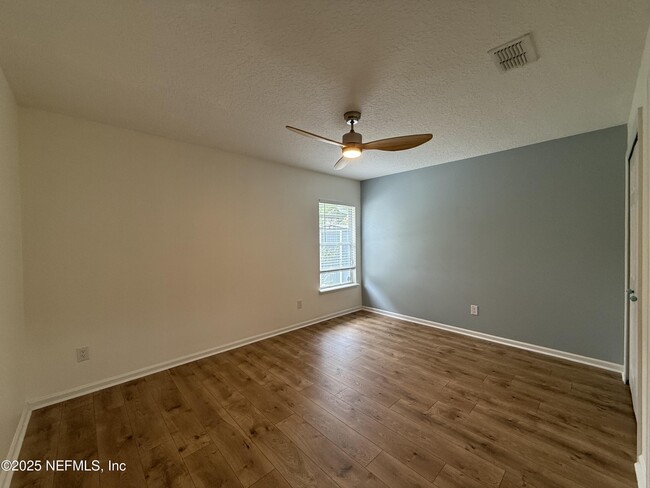 Building Photo - 1319 N Kyle Way