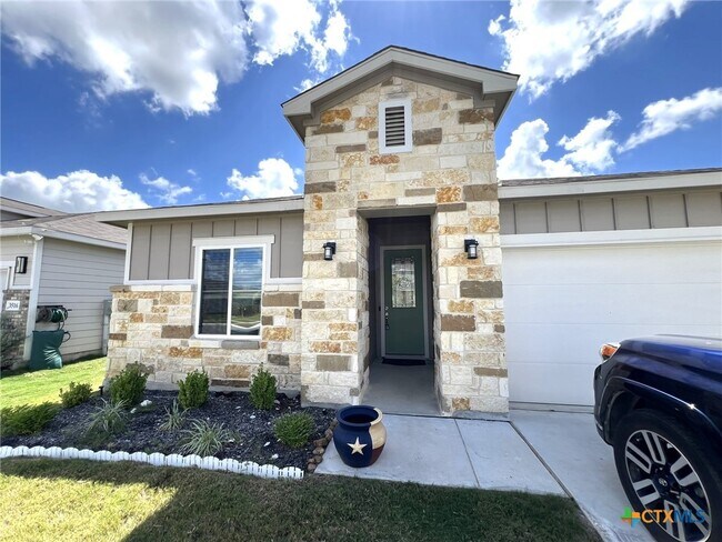 Building Photo - 3512 Donald Dr