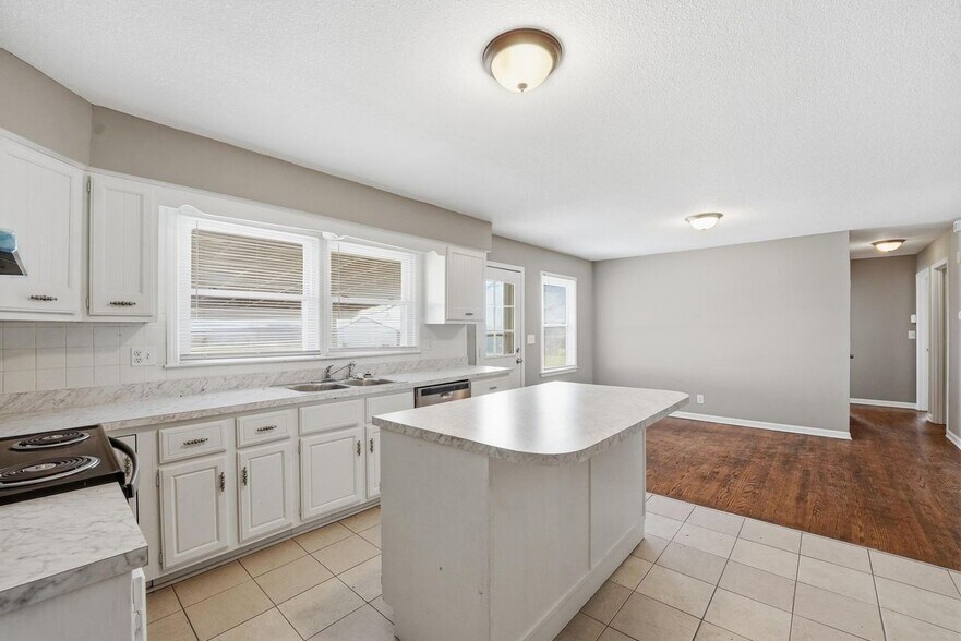 Building Photo - 20103 S State Rte 291