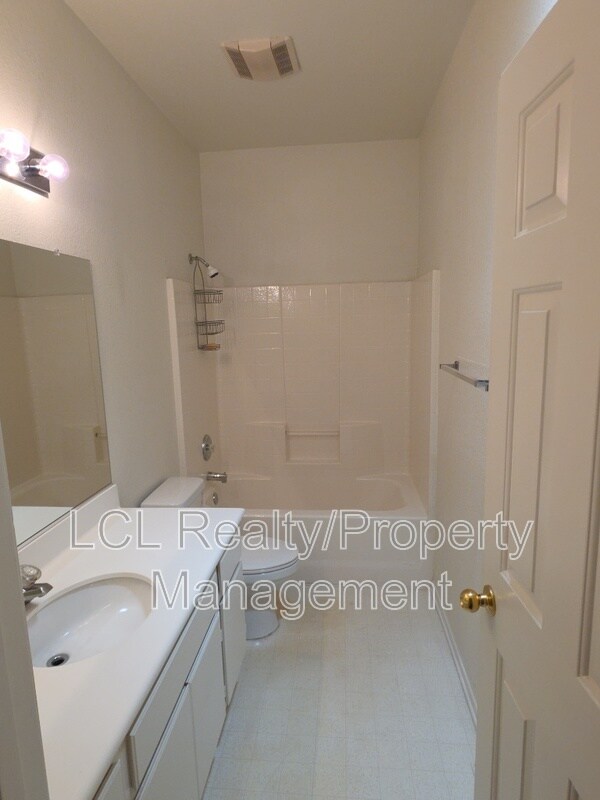 Building Photo - 28943 Baywater Dr