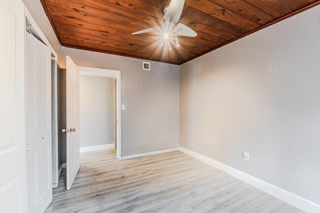 Building Photo - 112 W 34th St