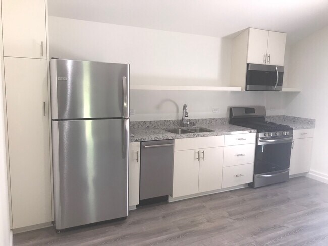 Full kitchen - 3228 Federal Ave