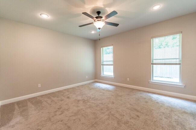 Building Photo - Beautiful 3 bed/2 bath home in Willow Heights