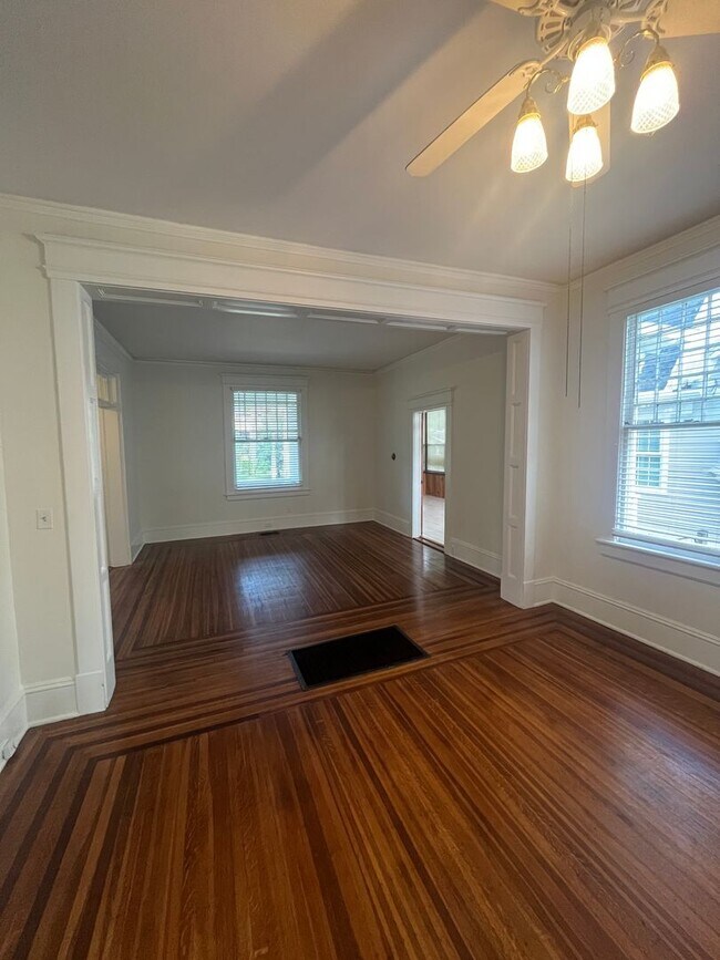 Building Photo - 1808 Bayard Pl