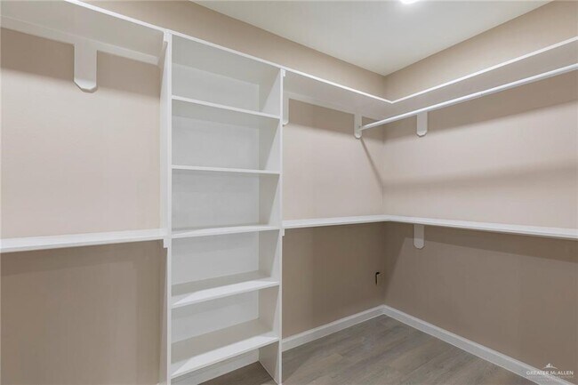 Building Photo - 39 Pecan Ave