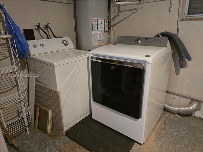 Building Photo - 9110 NW 24th Pl