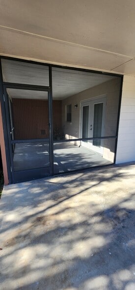 Building Photo - 369 Diamond St