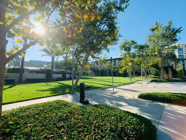 Building Photo - 195 Bowery