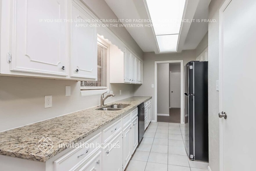 Building Photo - 240 Point Clear Dr