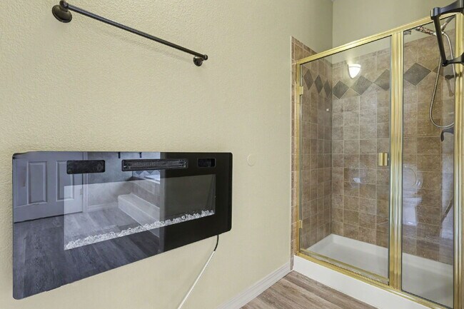 Building Photo - 5322 Balsam St