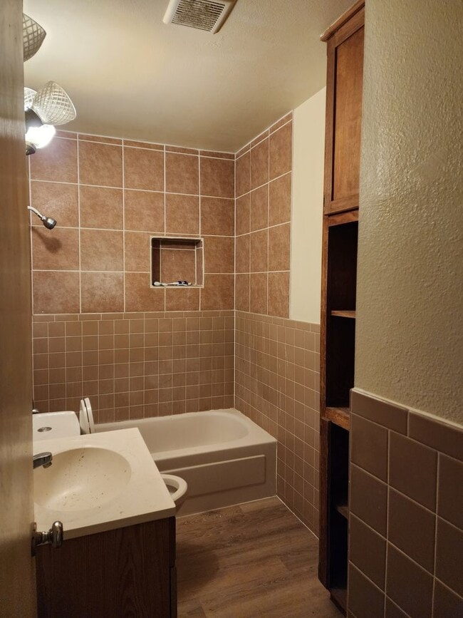 Building Photo - 205 El Paso Dr