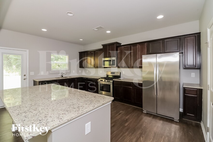 Building Photo - 203 Pinnacle Point Ct