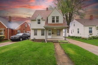 Building Photo - 446 W Capistrano Ave