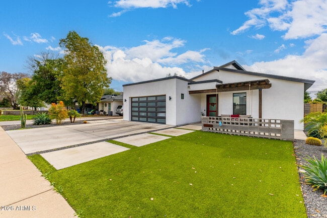 Building Photo - 1831 E Montecito Ave