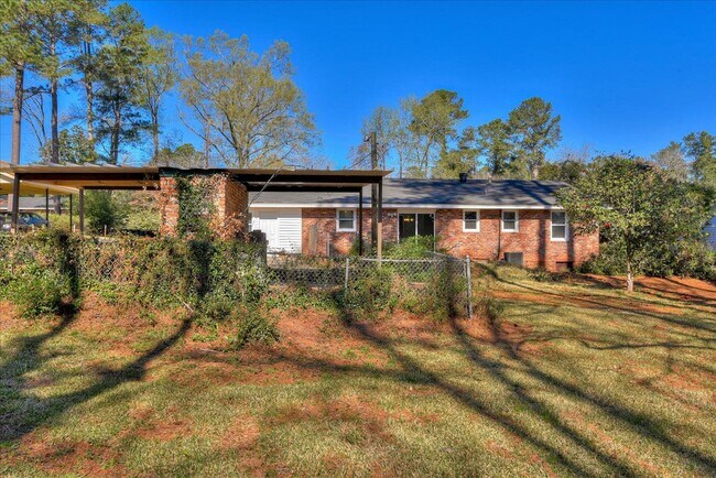 Building Photo - 1202 Oakdale Rd