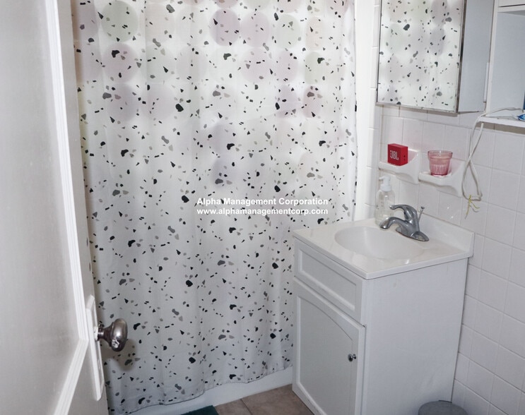 Building Photo - 22 Alton Ct