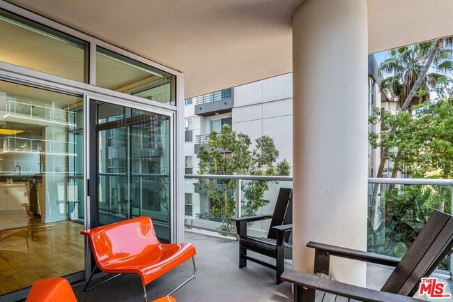 Building Photo - 13700 Marina Pointe Dr