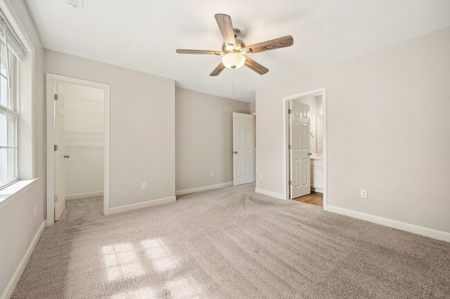 Building Photo - Renovated 2 bed 2.5 bath townhome in Holly Springs Arbor Creek community.
