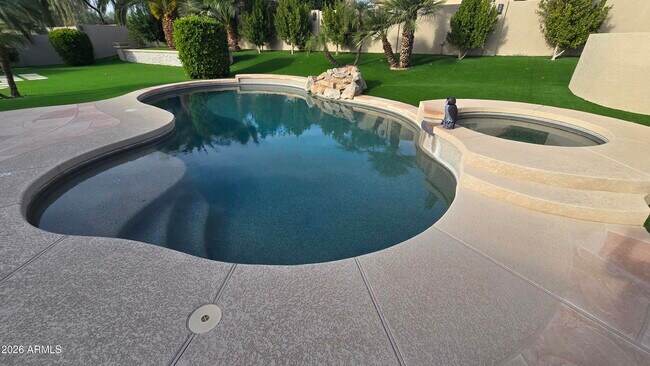 Building Photo - 9658 W Pinnacle Vista Dr