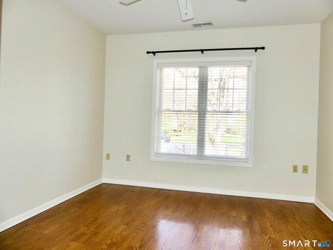 Building Photo - 105 Richards Ave