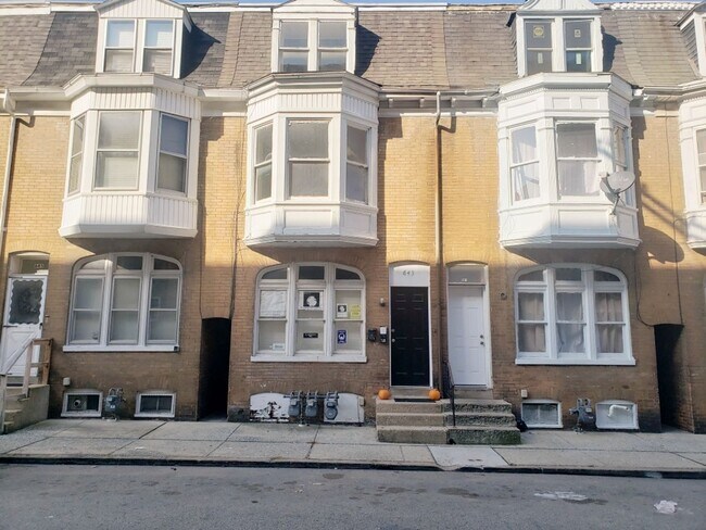 Primary Photo - 643 Lincoln St