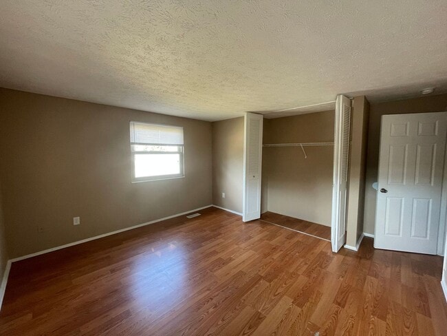 Building Photo - 5683 Crestview Dr