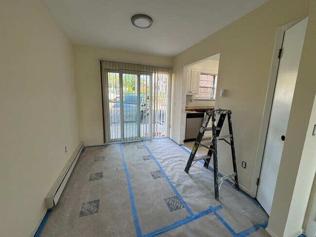 Building Photo - 27 Fairfield Ave
