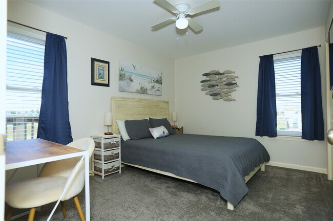 Building Photo - 131 Pieces of 8