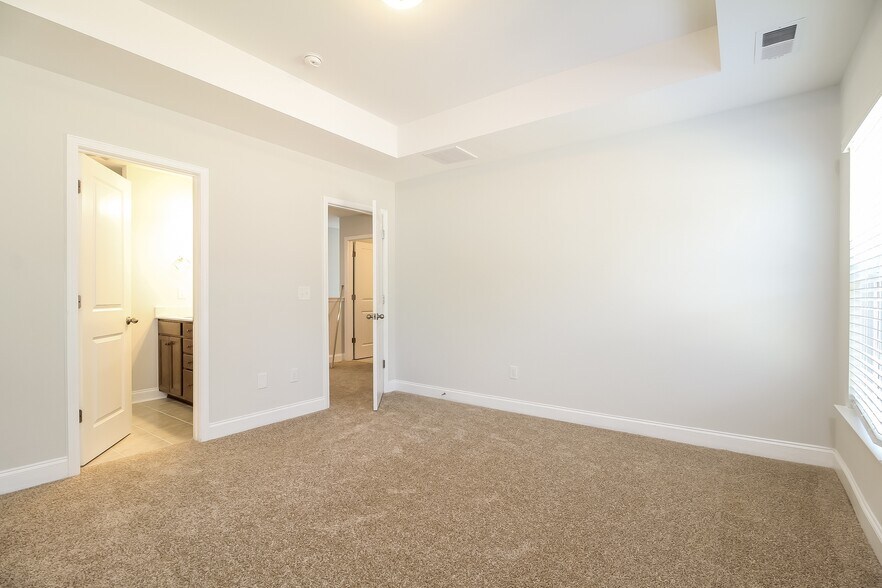 Building Photo - 209 Bosa Ln