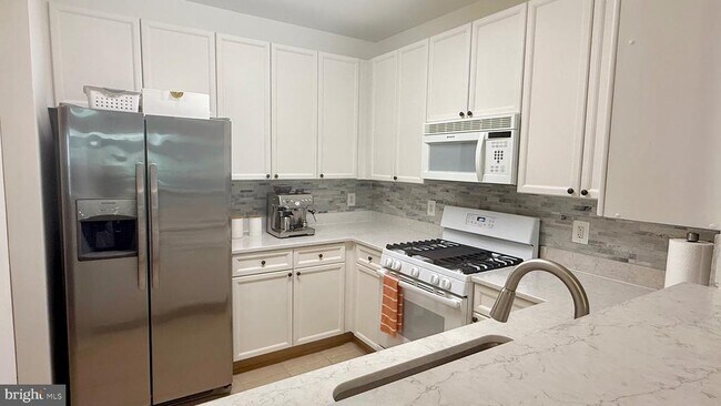 Building Photo - 2710 Bellforest Ct