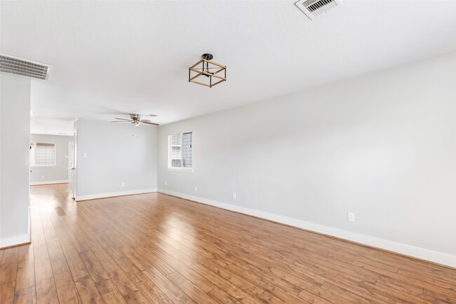 Building Photo - 20192 Alden's Oak