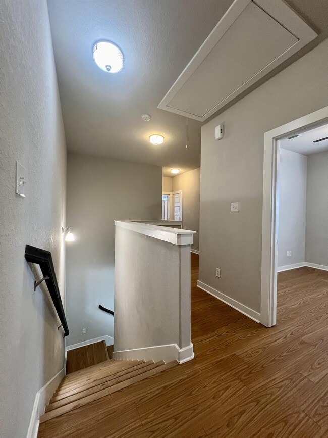 Building Photo - 374 Creekside Curve