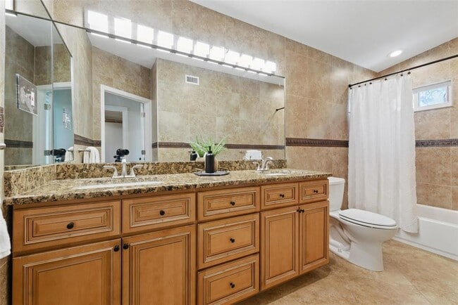 Building Photo - 4926 Camellia Way S