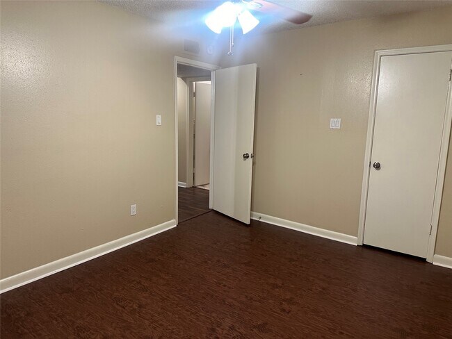 Building Photo - 2750 Holly Hall St