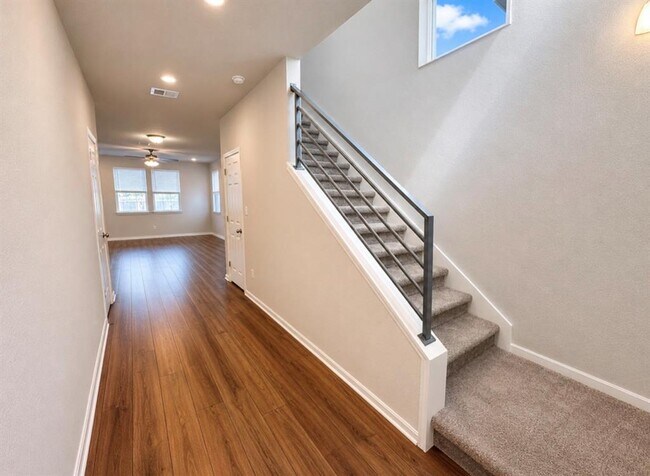 Building Photo - 3200 College Park Dr
