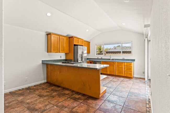 Building Photo - 867 Via Mariposa
