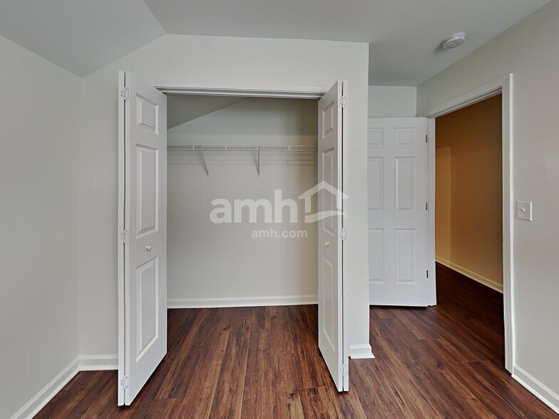 Building Photo - 139 Pin Oak Ct