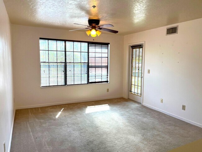 Building Photo - 7667 N Wickham Rd