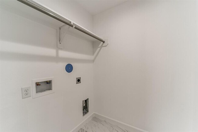 Building Photo - 5714 Beldart St