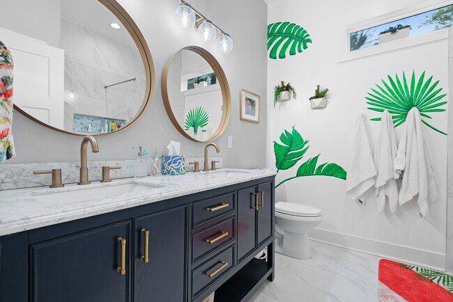 Building Photo - Gorgeous Home near Downtown Durham!