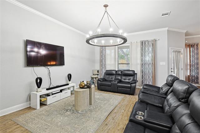 Building Photo - 342 W Huffman St