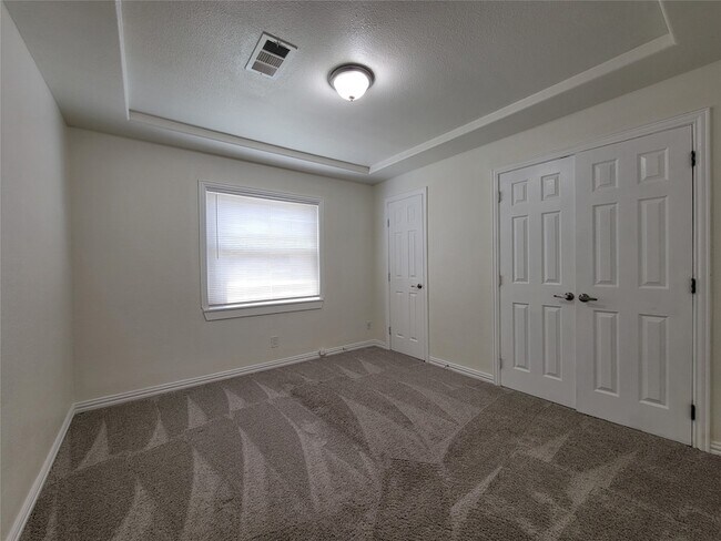 Building Photo - 620 Lacewood Dr