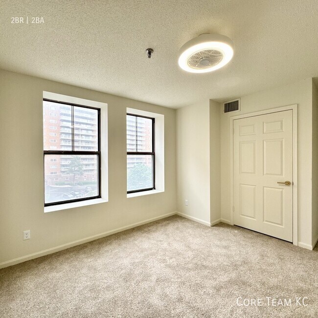 Building Photo - 235 Ward Pkwy