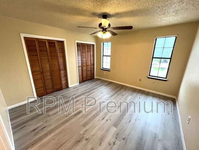 Building Photo - 10769 Alco Ave