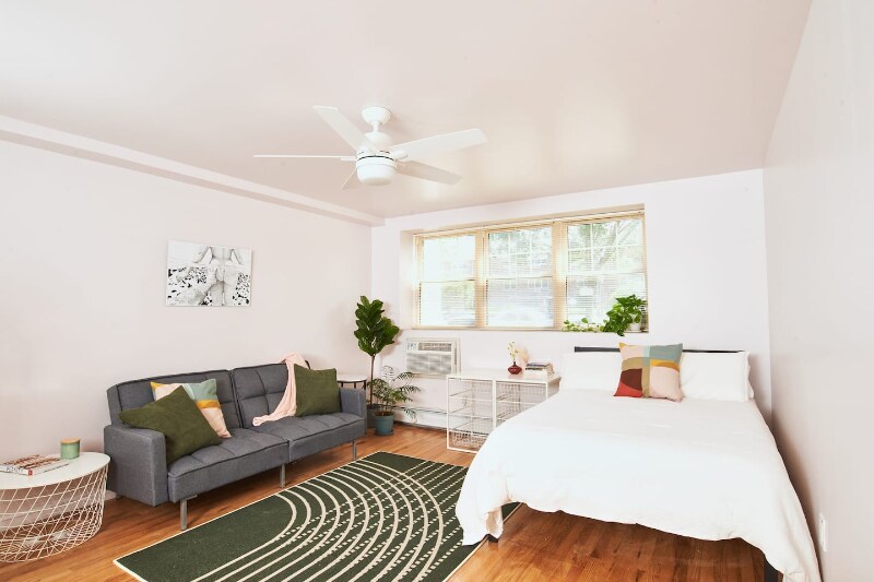 Primary Photo - 301-309 4th Ave