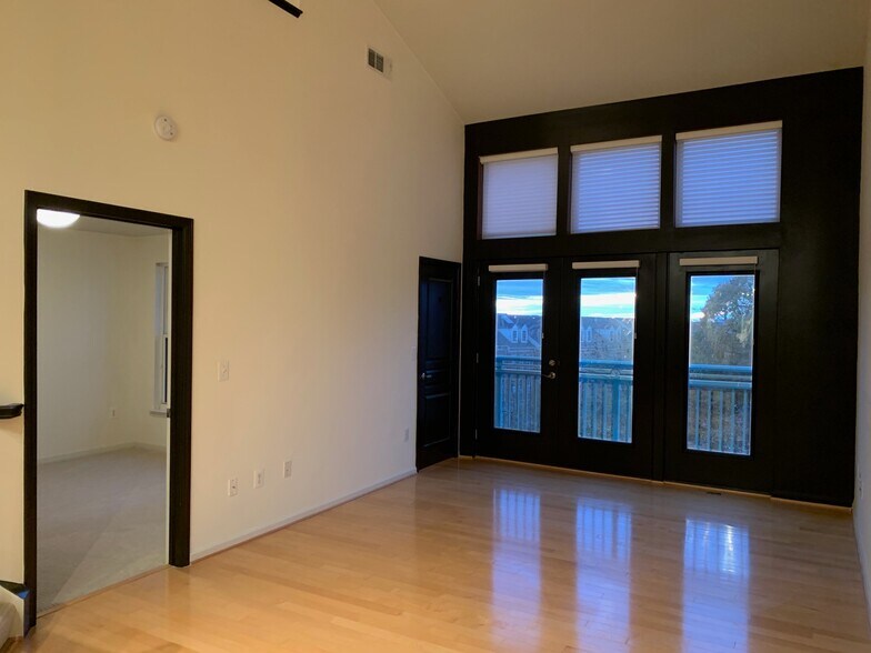 Building Photo - 12001 Market St