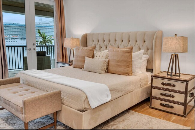 Building Photo - 1949 Harbourview Dr