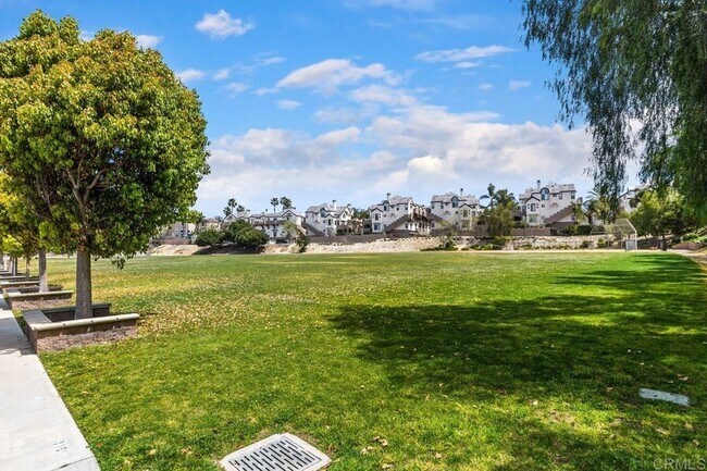 Building Photo - 3857 Pell Plz