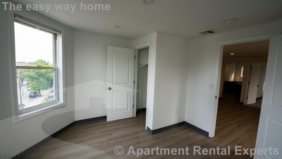 Building Photo - 303 Boston Ave