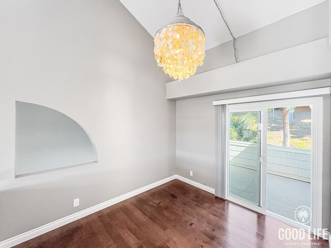 Building Photo - Modern 2-Story Split-Level Home with Commu...